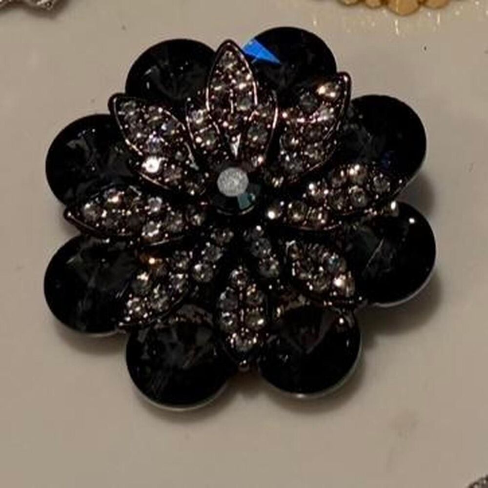 These are handmade vintage inspired Brooches! - Picture 4 of 7